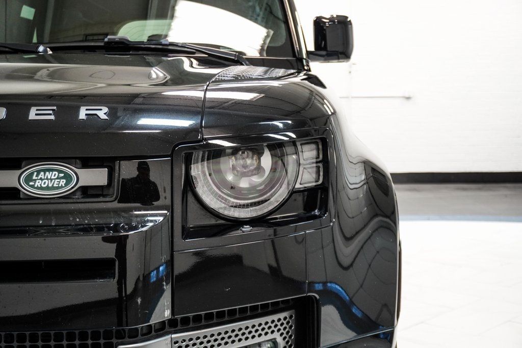 2022 Land Rover Defender V8 photo 14
