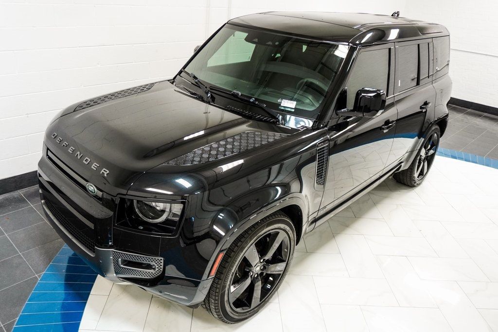 2022 Land Rover Defender V8 photo 15