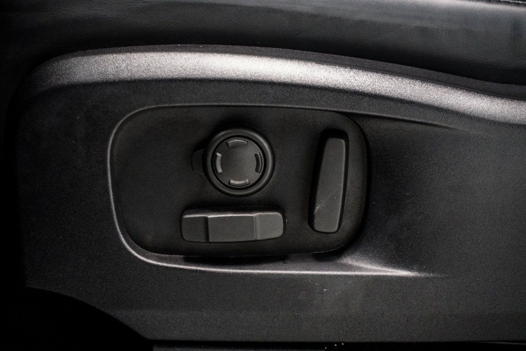 2022 Land Rover Defender V8 photo 18