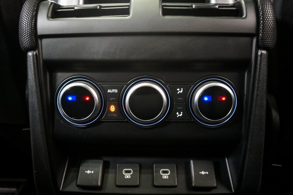 2022 Land Rover Defender V8 photo 22