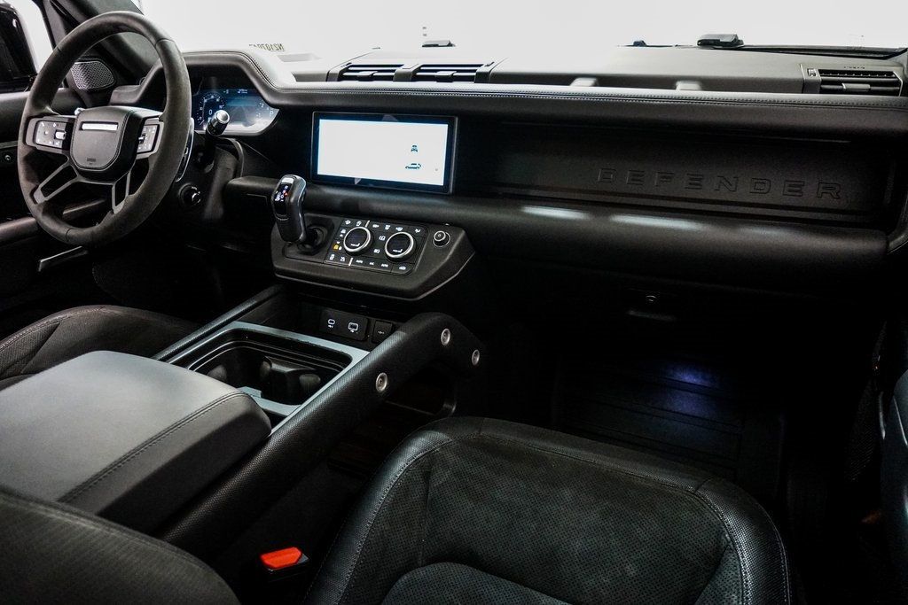 2022 Land Rover Defender V8 photo 24