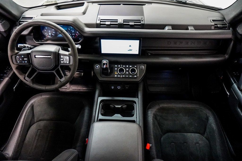 2022 Land Rover Defender V8 photo 25
