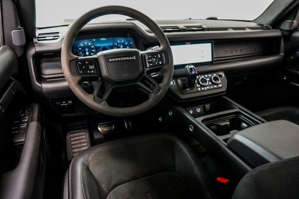 2022 Land Rover Defender V8 photo 26