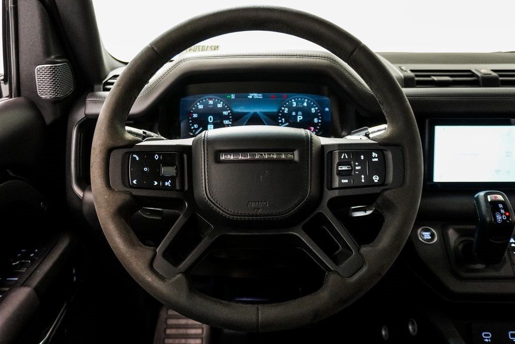 2022 Land Rover Defender V8 photo 27