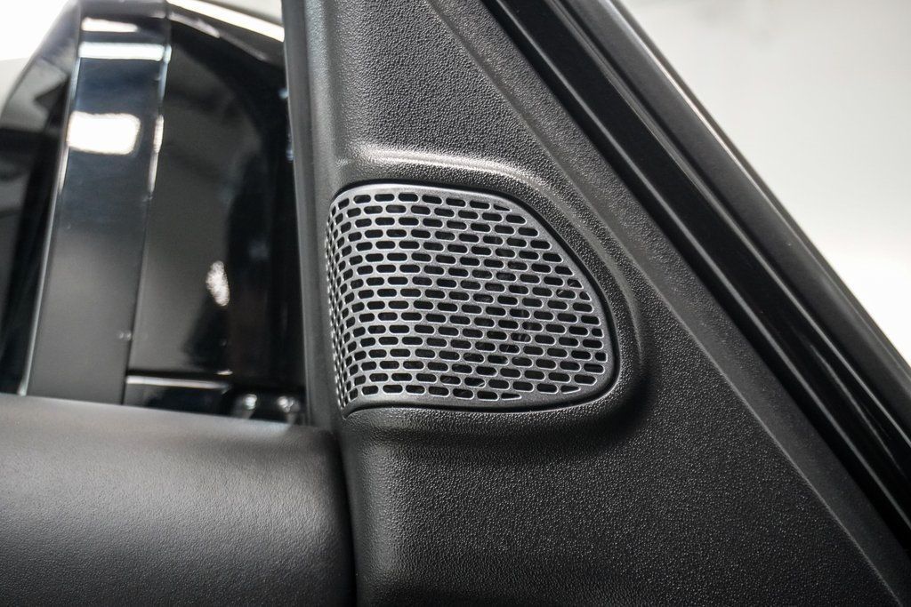 2022 Land Rover Defender V8 photo 37