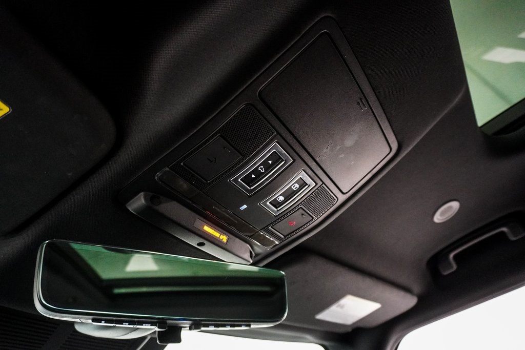 2022 Land Rover Defender V8 photo 41