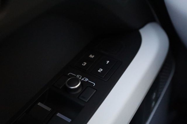 2022 Land Rover Defender X-Dynamic HSE - 23072891 - 41