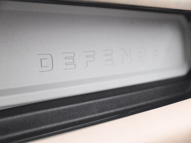 2022 Land Rover Defender 110 SE - 23025866 - 18