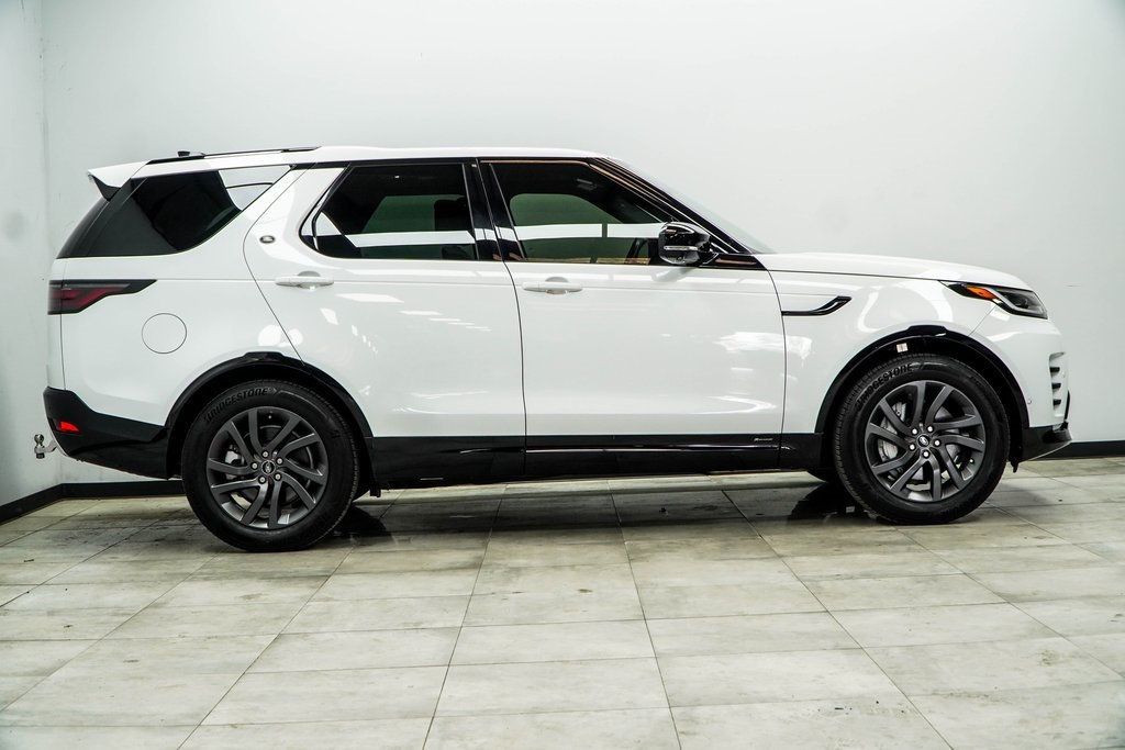 2022 Land Rover Discovery P300 S S R-Dynamic photo 10