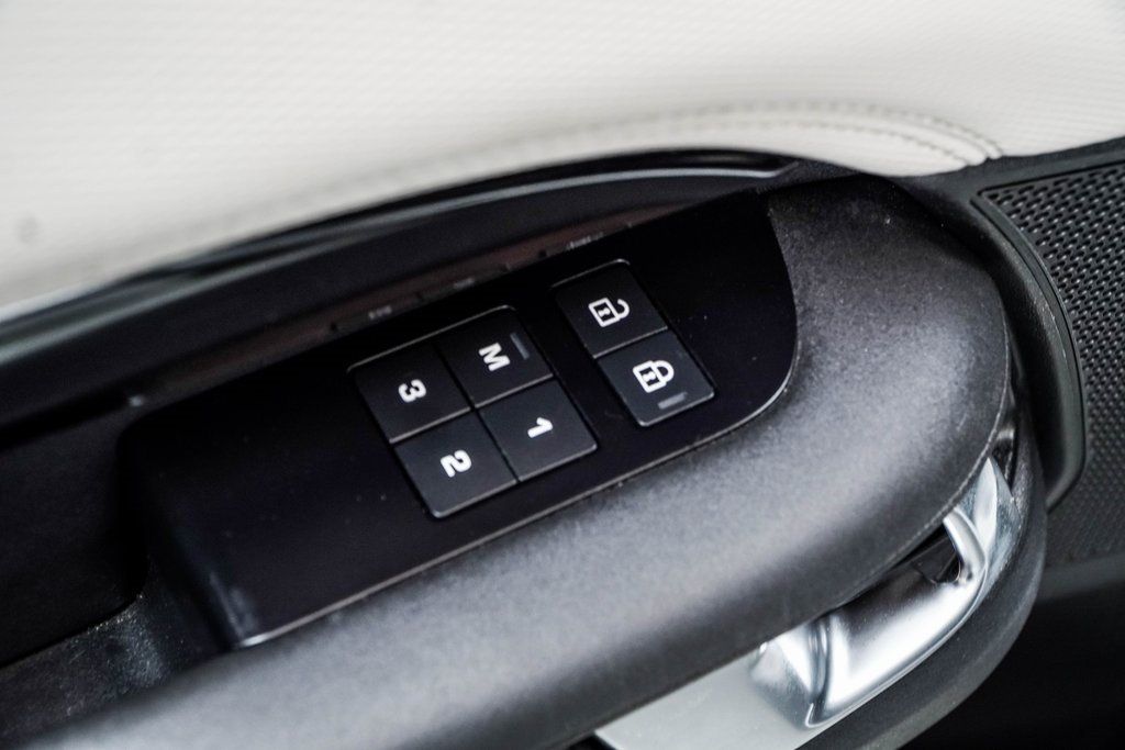 2022 Land Rover Discovery P300 S S R-Dynamic photo 43