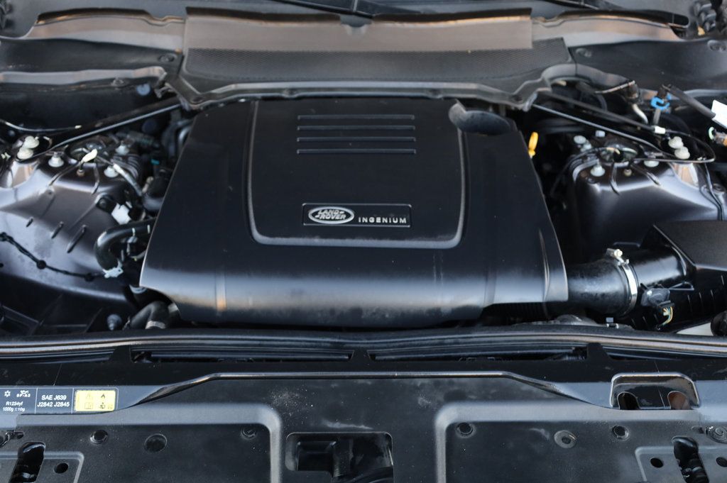 2022 Land Rover Discovery P300 S S R-Dynamic photo 11