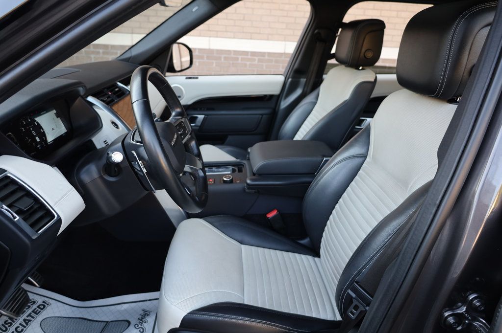 2022 Land Rover Discovery P300 S S R-Dynamic photo 13