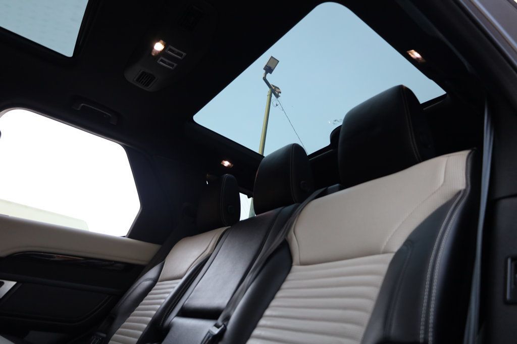 2022 Land Rover Discovery P300 S S R-Dynamic photo 15