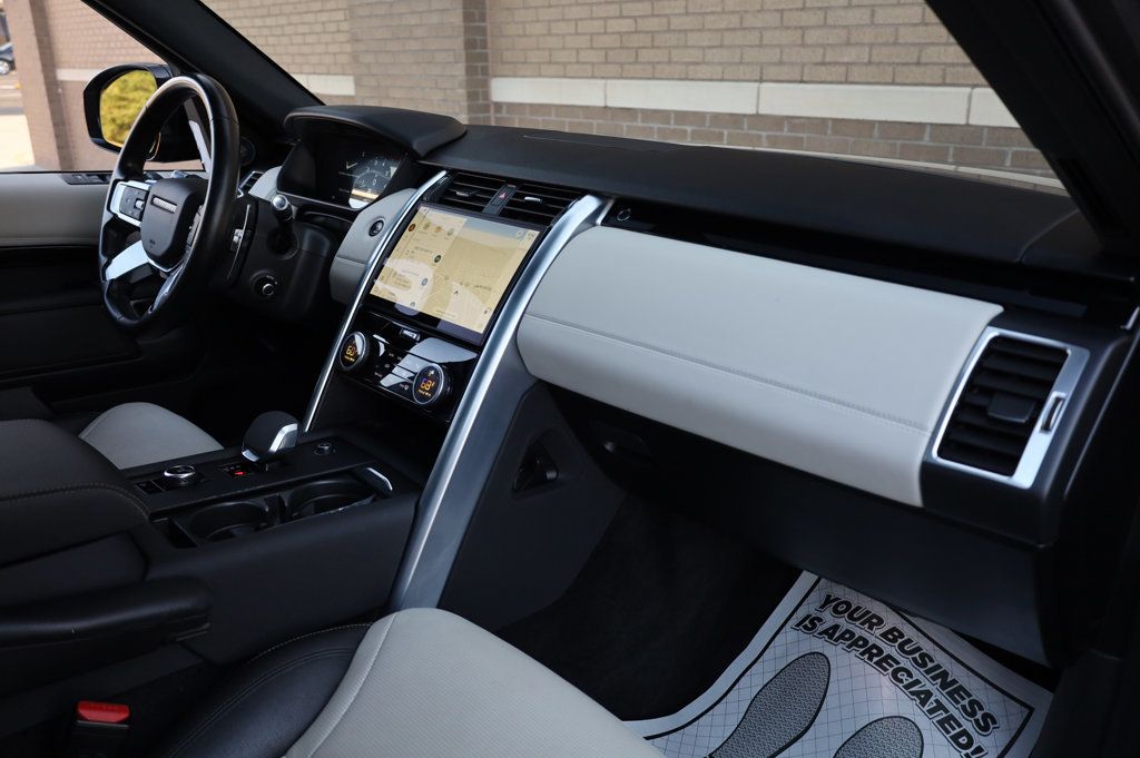 2022 Land Rover Discovery P300 S S R-Dynamic photo 27