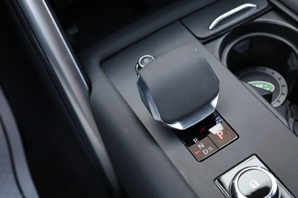 2022 Land Rover Discovery P300 S S R-Dynamic photo 40