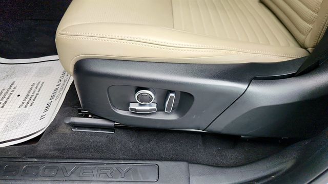 2022 Land Rover Discovery Sport S 4WD with Fixed Panoramic Roof and Upgraded Meridian Sound - 22964550 - 11