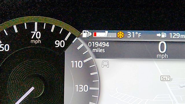 2022 Land Rover Discovery Sport S 4WD with Fixed Panoramic Roof and Upgraded Meridian Sound - 22964550 - 15