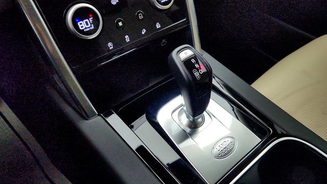 2022 Land Rover Discovery Sport S 4WD with Fixed Panoramic Roof and Upgraded Meridian Sound - 22964550 - 16