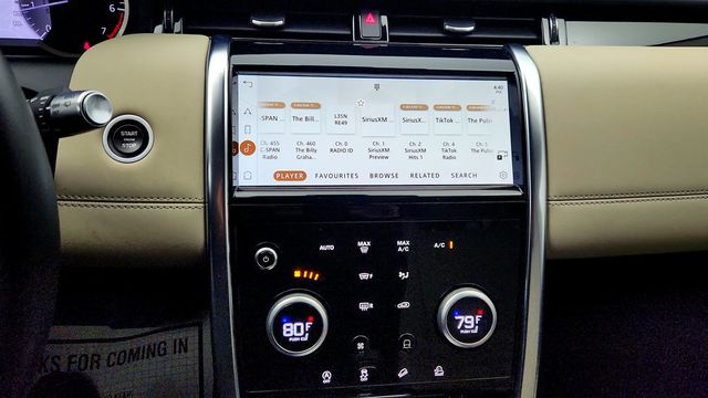 2022 Land Rover Discovery Sport S 4WD with Fixed Panoramic Roof and Upgraded Meridian Sound - 22964550 - 17