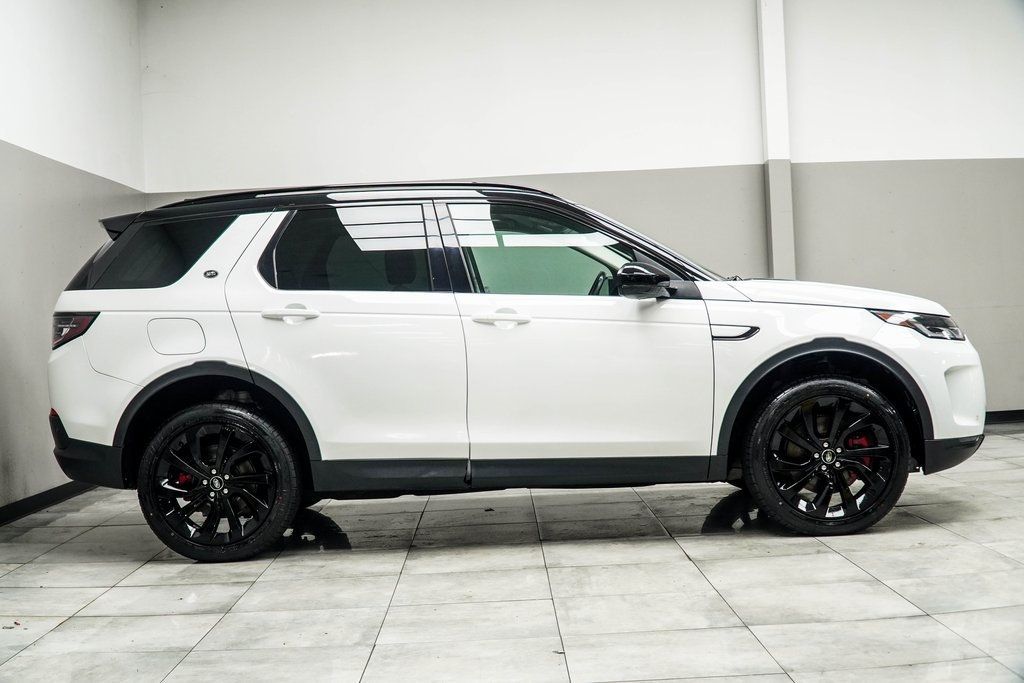 2022 Land Rover Discovery Sport SE photo 2