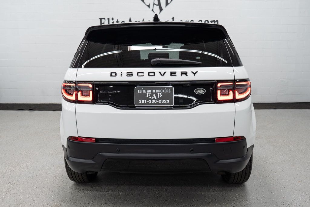 2022 Land Rover Discovery Sport SE photo 4