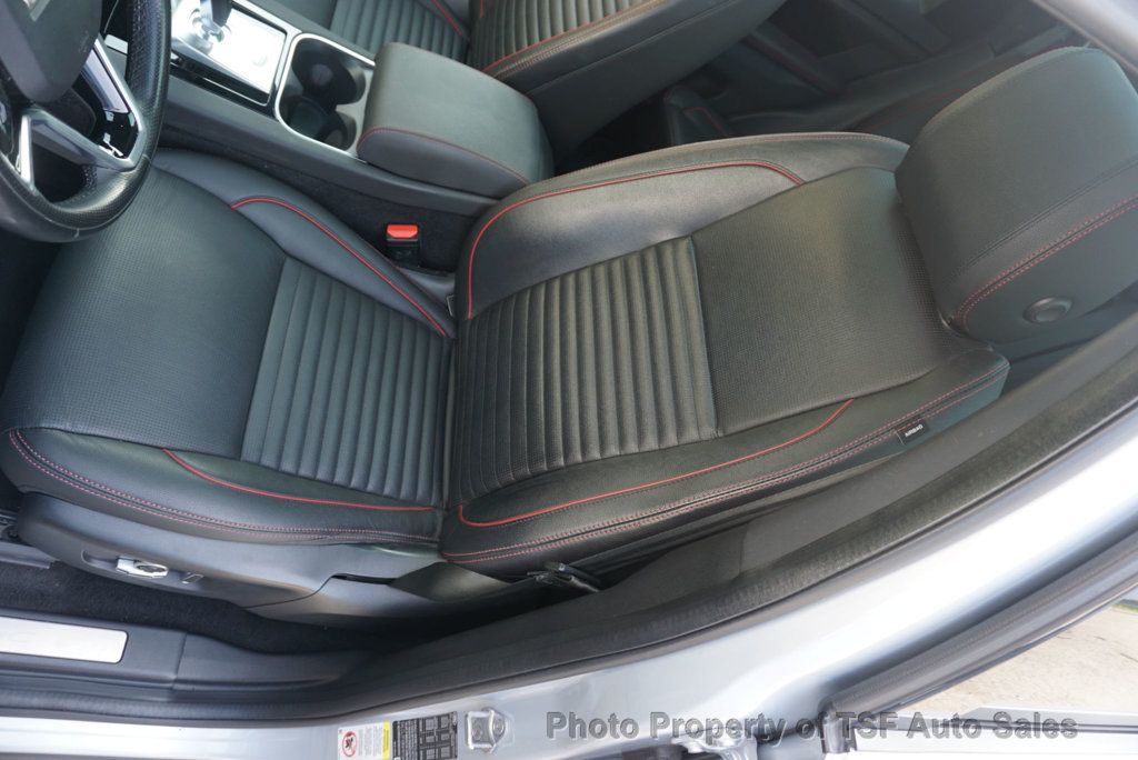 2022 Land Rover Discovery Sport SE R-Dynamic photo 12