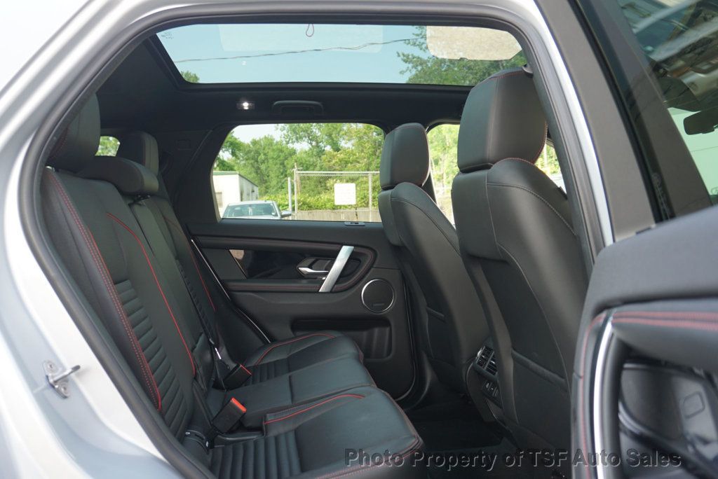 2022 Land Rover Discovery Sport SE R-Dynamic photo 15