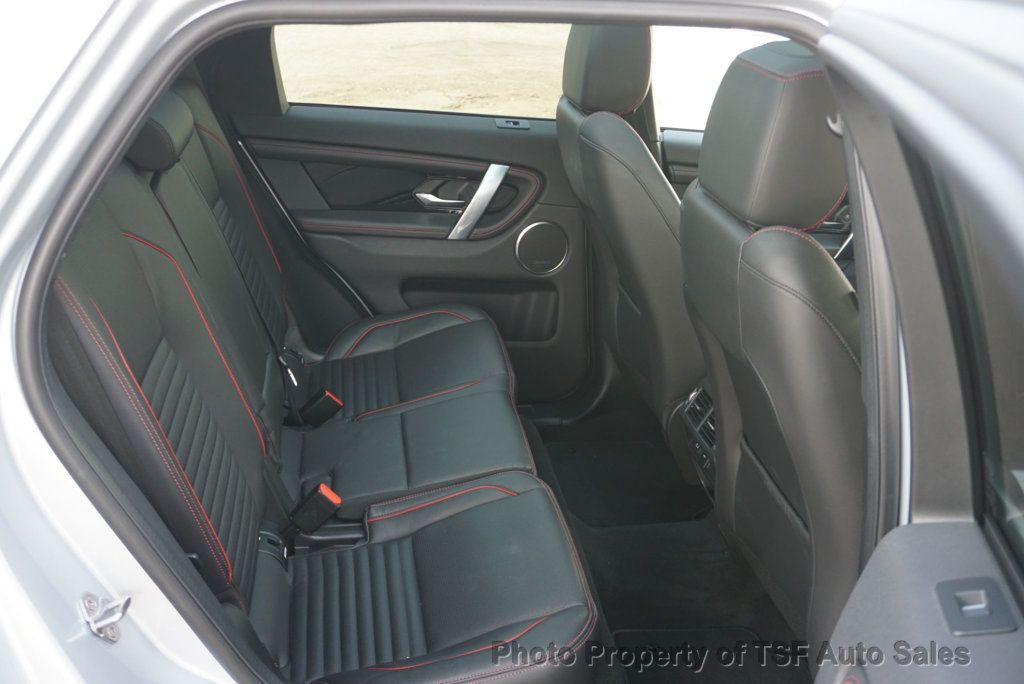 2022 Land Rover Discovery Sport SE R-Dynamic photo 17