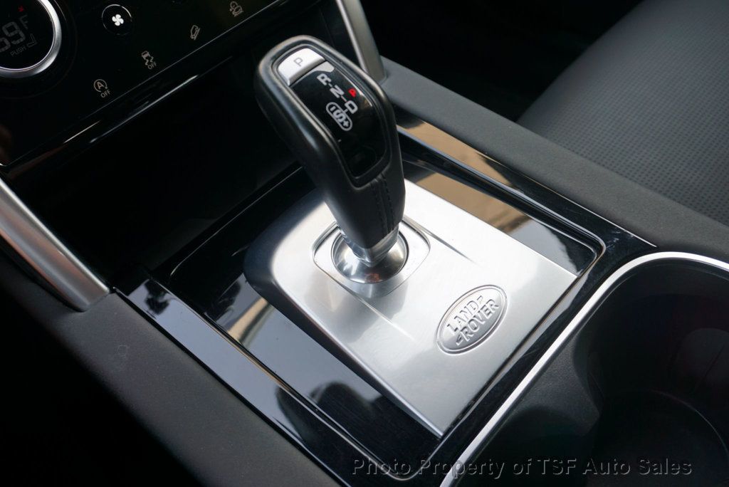 2022 Land Rover Discovery Sport SE R-Dynamic photo 28