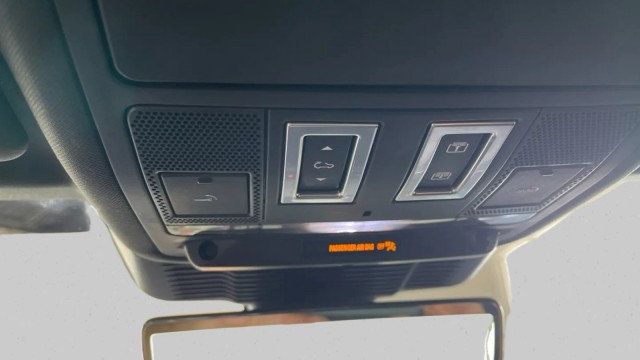 2022 Land Rover Range Rover Evoque R-Dynamic SE AWD - 22991110 - 17