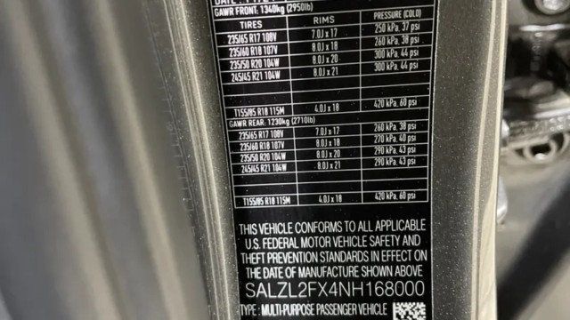 2022 Land Rover Range Rover Evoque R-Dynamic SE AWD - 22991110 - 18