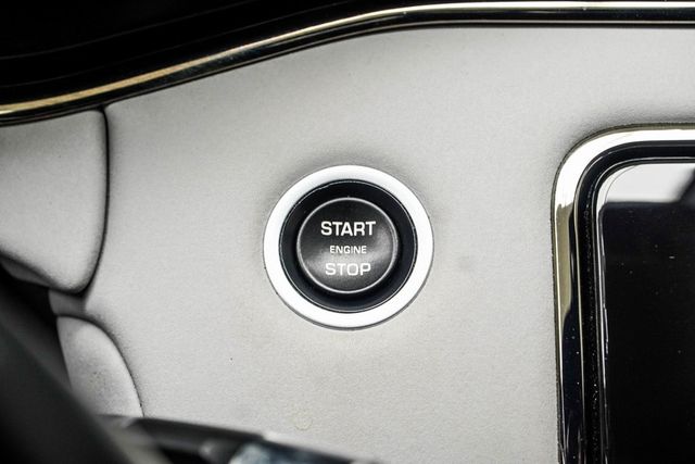 2022 Land Rover Range Rover Evoque R-Dynamic SE AWD - 22981430 - 24