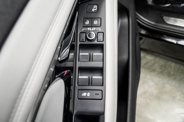 2022 Land Rover Range Rover Evoque R-Dynamic SE AWD - 22981430 - 30