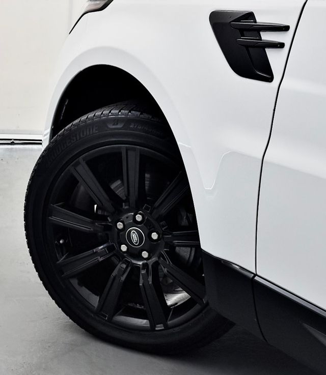 2022 Land Rover Range Rover Sport P400e HSE Silver Edition - 22935748 - 52