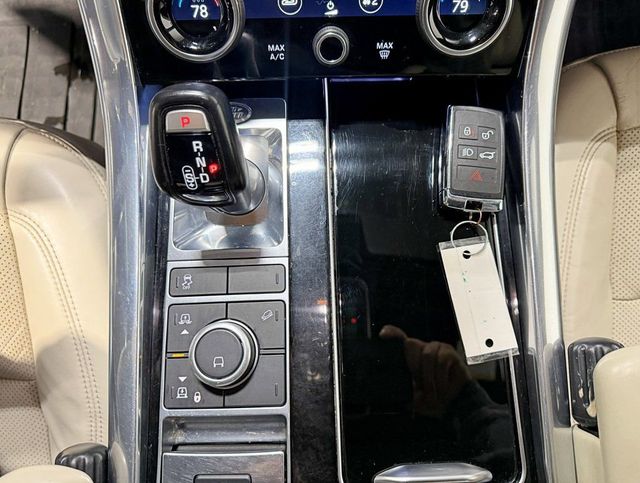 2022 Land Rover Range Rover Sport Turbo i6 MHEV HSE Silver Edition - 22959568 - 17