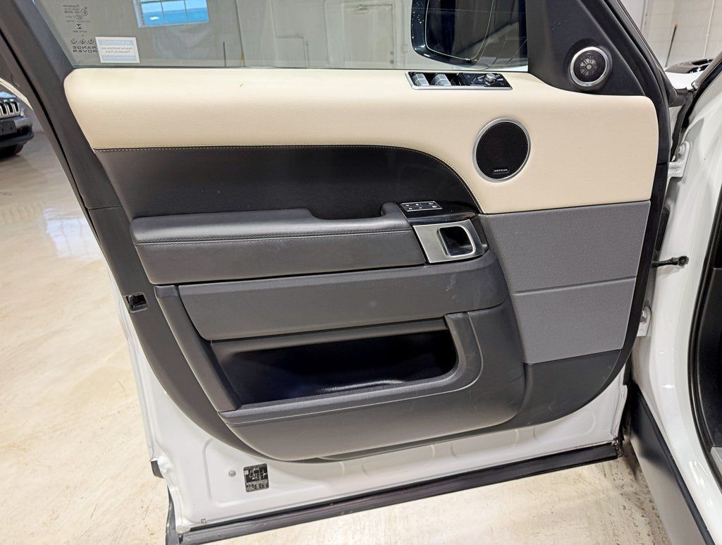 2022 Land Rover Range Rover Sport Turbo i6 MHEV HSE Silver Edition - 22959568 - 23