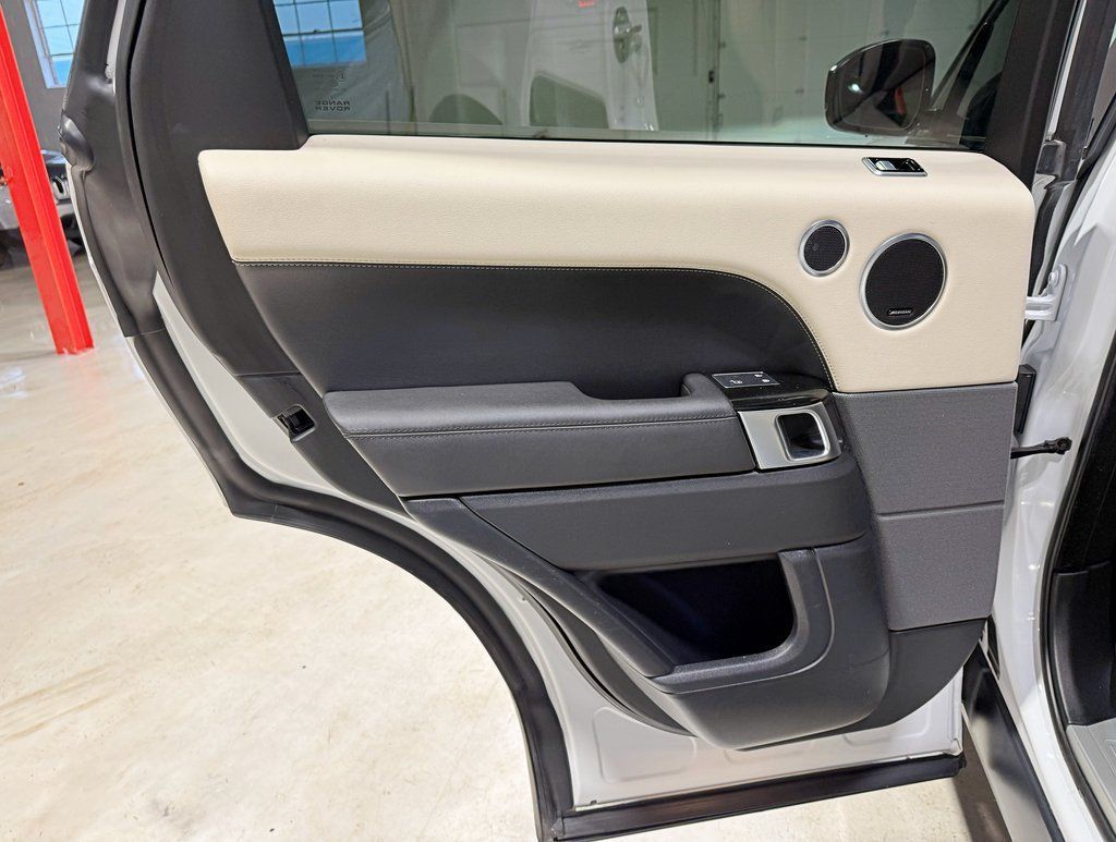 2022 Land Rover Range Rover Sport Turbo i6 MHEV HSE Silver Edition - 22959568 - 29