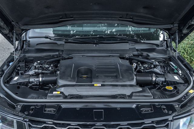 2022 Land Rover Range Rover Sport Turbo i6 MHEV HSE Silver Edition - 22878581 - 25