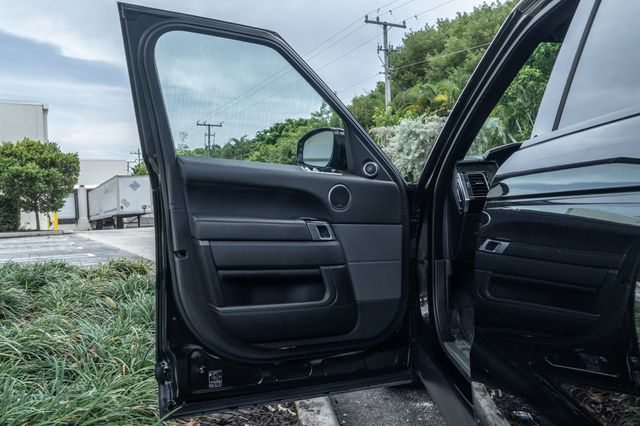 2022 Land Rover Range Rover Sport Turbo i6 MHEV HSE Silver Edition - 22878581 - 28