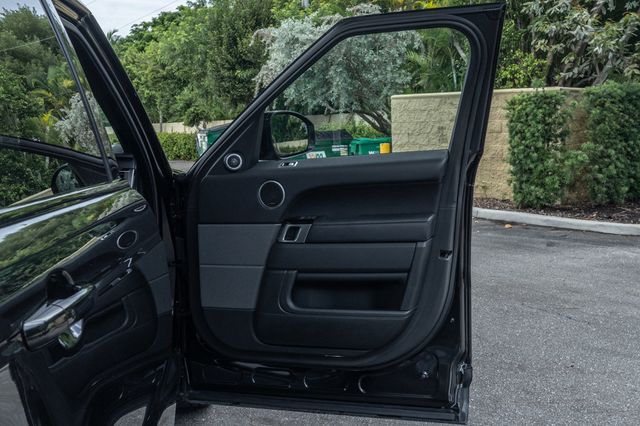 2022 Land Rover Range Rover Sport Turbo i6 MHEV HSE Silver Edition - 22878581 - 31