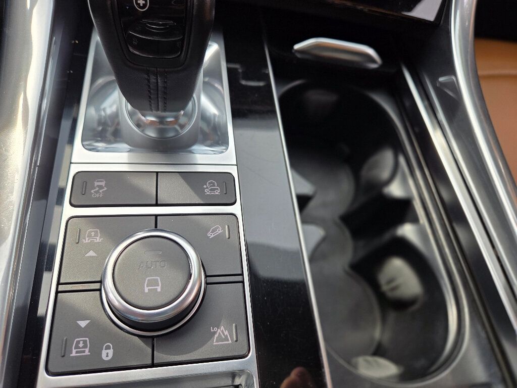 2022 Land Rover Range Rover Sport SuperCharged HSE Dynamic photo 21