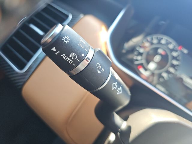 2022 Land Rover Range Rover Sport V8 Supercharged SVR - 22997308 - 16
