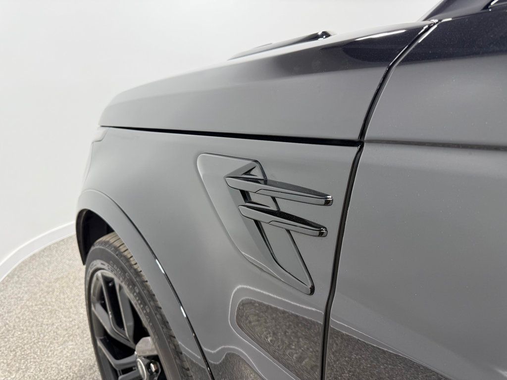 2022 Land Rover Range Rover Sport V8 Supercharged SVR - 22982892 - 31
