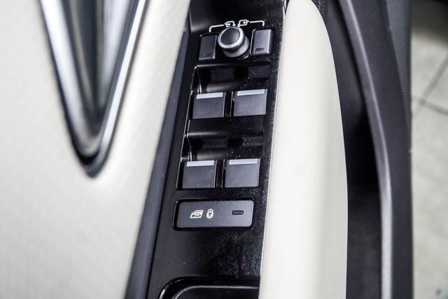 2022 Land Rover Range Rover Velar P250 R-Dynamic S - 23040489 - 34