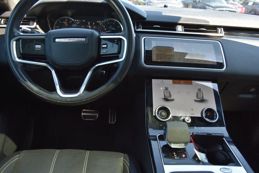 2022 Land Rover Range Rover Velar P250 R-Dynamic S photo 17