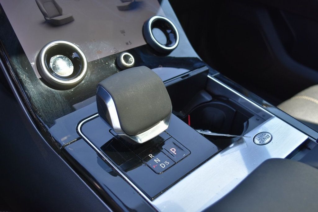 2022 Land Rover Range Rover Velar P250 R-Dynamic S photo 23