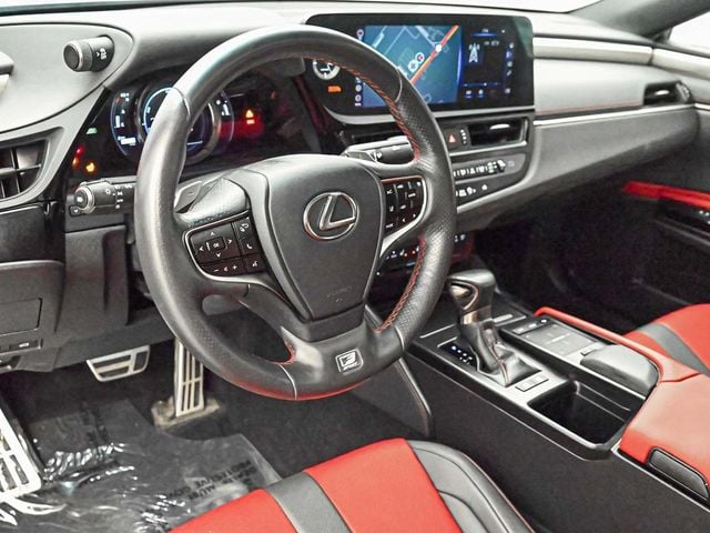 2022 Lexus ES Hybrid 300h F SPORT photo 15