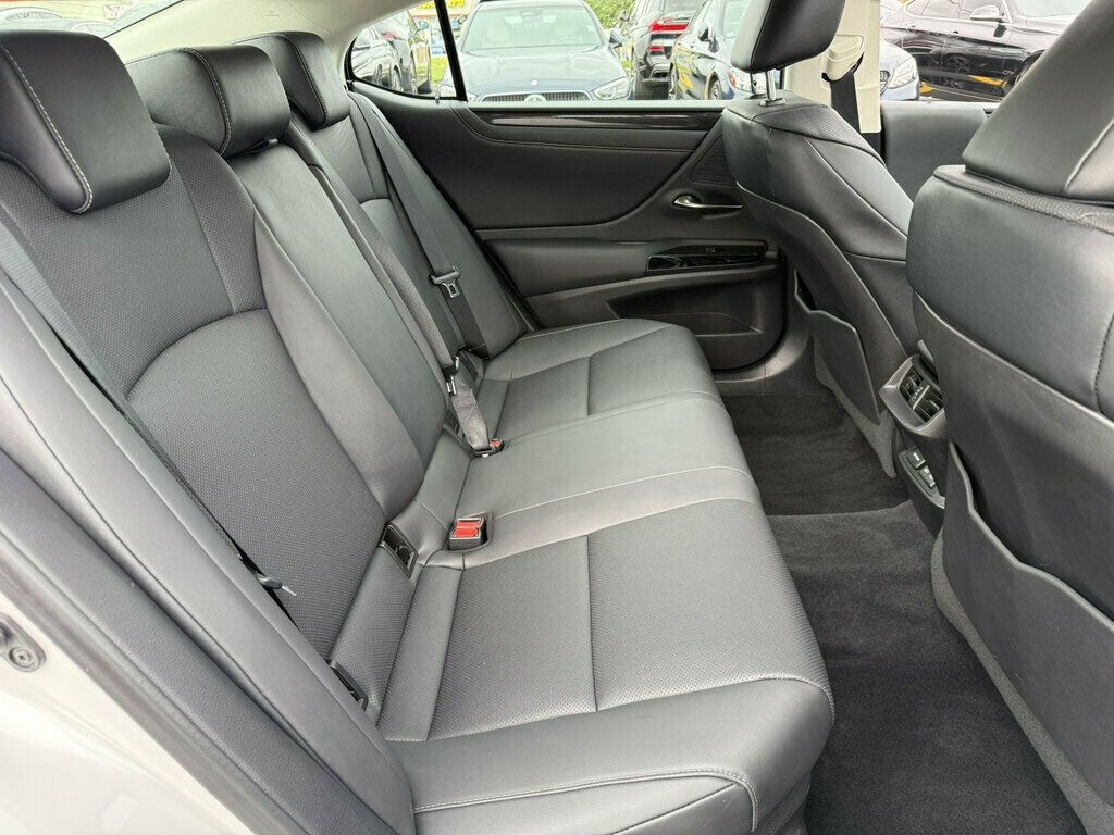 2022 Lexus ES ES 300h FWD - 23084120 - 16