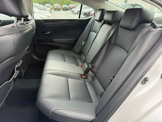 2022 Lexus ES ES 300h FWD - 23084120 - 17