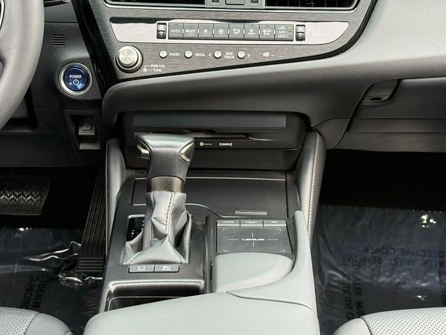 2022 Lexus ES ES 300h FWD - 23084120 - 22